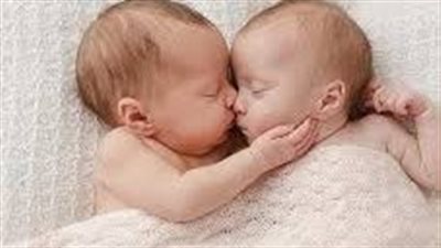 الحمل بتوأم.. تجربة مثيرة ولكن صعبة 
