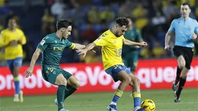 التعادل الإيجابي يحسم مباراة لاس بالماس ضد قادش في الدوري الإسباني