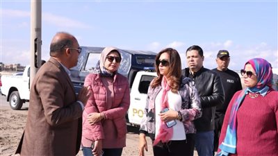 محافظ دمياط تتابع مستجدات الموقف التنفيذى لمشروع تطوير ورصف الطرق (صور)