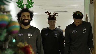 إنتقادات لمحمد صلاح بعد زيارتة لأطفال إنجلترا..