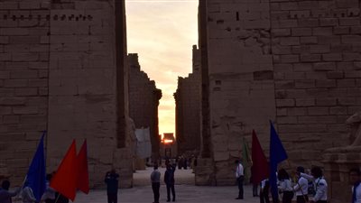 شاهد لحظة تعامد قرص الشمس على مقصورة قدس الأقداس بمعبد آمون رع بالكرنك