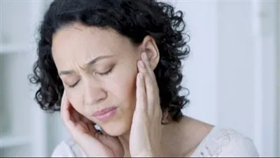 خطوات بسيطة وفعّالة.. كيفية تخفيف ألم الأذن بشكل طبيعي وفعّال