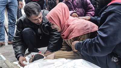 صحة غزة تعلن ارتفاع حصيلة ضحايا القصف الإسرائيلي إلى 23210 شهيدًا