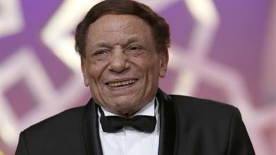 محامي عادل إمام يكشف تفاصيل لجوء الزعيم للقضاء بسبب خلافه مع الضرائب 