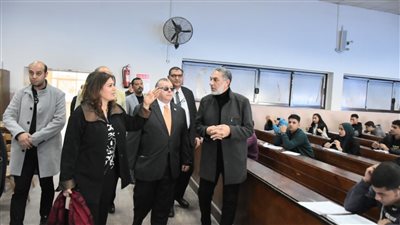 رئيس جامعة مدينة السادات تتفقد سير امتحانات منتصف العام 