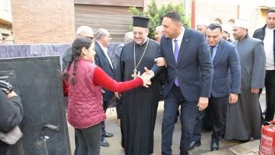 محافظ الدقهلية يزور الكنائس الكاثوليكية بالمنصورة للتهنئة بعيد الميلاد (فيديو وصور)