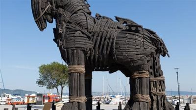 ما هو حصان طروادة؟