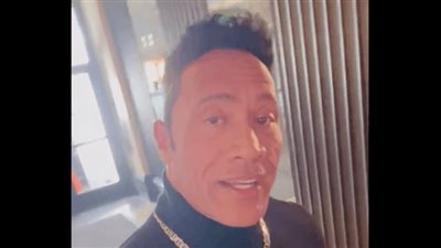 بهذه الطريقة..قام دوين جونسون بتهنئة متابعيه بالكريسماس