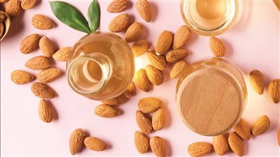  تأثيرات اللوز على الجسم والبشرة والشعر: فوائد لا تُعد ولا تُحصى 