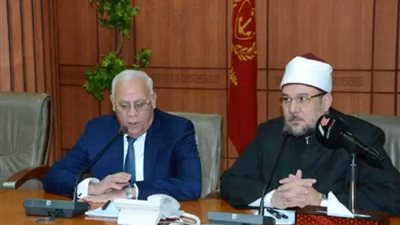 وزير الأوقاف يكرِّم الفائزين بجائزة التميز الوظيفي بمحافظة بورسعيد