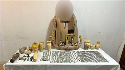 ضبط شخص بالمنيا لحيازته قطع أثرية بقصد الاتجار