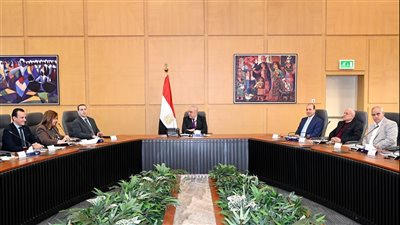 وزير الإسكان يتابع موقف تنفيذ وحدات المبادرة الرئاسية 