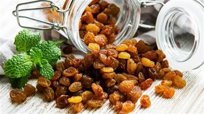 الزبيب وفوائده الصحية: قوة الطبيعة في رحاب الطعام 