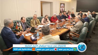 وزير العمل يوجه 