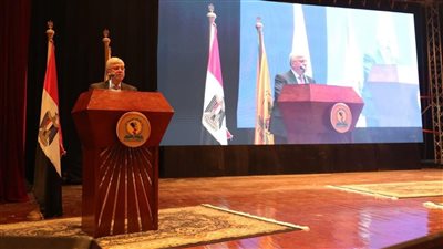 رئيس جامعة سوهاج يشارك بالاجتماع الدوري للأعلى للجامعات