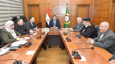 محافظ الدقهلية يعقد اجتماعا لمتابعة الموقف التنفيذي لتوصيل المرافق إلى مشروع مساكن الجلاء