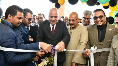 محافظ قنا يفتتح قسمي الرعاية المركزة والأشعة المقطعية بمستشفى فرشوط المركزي