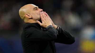 جوارديولا يتمسك بخدمات 