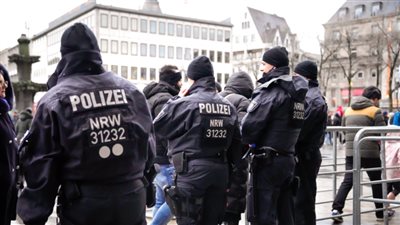 مسؤولون ألمان يعتقلون مشتبها به خامسا بقضية تهديد كاتدرائية كولونيا