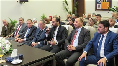 عاجل| وزير المالية يوصي العاملين بمصلحة الضرائب في تحصيل حق الدولة بما يرضى الله 