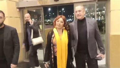 نبيله عبيد تساند خالد يوسف بحضورها العرض الخاص لفيلم 