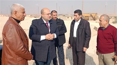 نائب محافظ الجيزة يتفقد مخرات السيول والمجمع الخدمي الحكومي بالصف