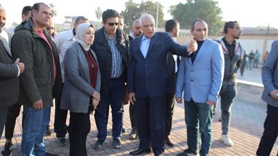 محافظ الجيزة يعاين نموذج لمشروع تطوير ورفع كفاءة طريق المنصورية (صور)