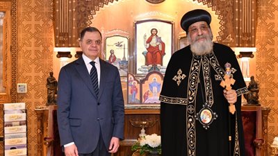 وزير الداخلية يهنىء البابا تواضروس بعيد الميلاد