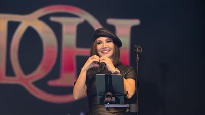 ديانا حداد تستقبل العام الجديد في القرية العالمية بدبي (صور)