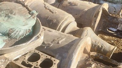 محافظ أسوان يحيل واقعة ضبط ممتلكات عامة تم سرقتها وتخزينها كخردة للنيابة العامة