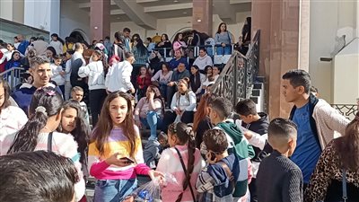 الأقباط يحتفلون بعيد الميلاد المجيد بكاتدرائية الأنبا شنودة بالغردقة 