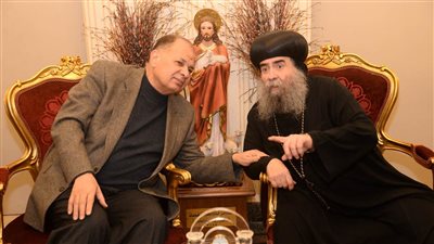 محافظ أسيوط يزور كاتدرائية رئيس الملائكة ميخائيل للاقباط الارثوذوكس للتهنئة بعيد الميلاد 