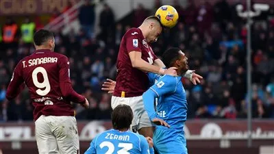 نابولي يواصل نزيف النقاط بعد السقوط أمام تورينو بثلاثية نظيفة في الدوري الإيطالي 