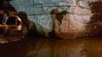 بسبب الأمطار.. استمرار حصار 5 أشخاص داخل كهف بسلوفينيا 