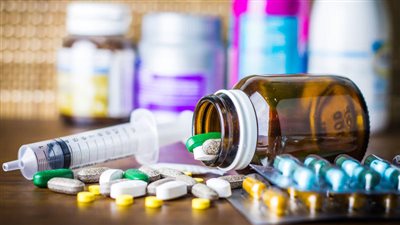 رئيس شعبة الأدوية يكشف مفاجأة بشأن العقاقير المغشوشة (فيديو)