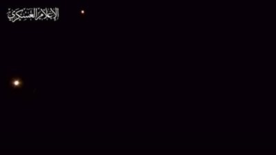 القسام تبث مشاهد لإطلاق الصواريخ على تل أبيب (فيديو)