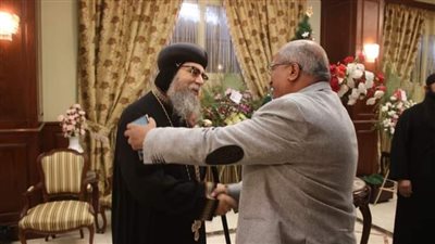 وفد من تعليم بني سويف في زيارة لكنائسها لتقديم تهنئة عيد الميلاد 