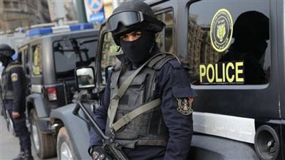 كشف حقيقة ادعاء شخص باختطافه من 3 أشخاص وإجباره على التوقيع على شيكات 