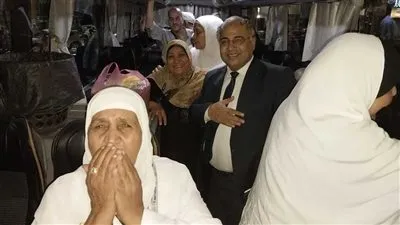 بالنيابة عن المحافظ.. وكيل «تضامن سوهاج» يستقبل الحجاج بعد أداء المناسك