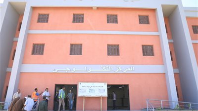 محافظ سوهاج يتفقد مجمعات الخدمات الحكومية بقرى مركز دار السلام.. 