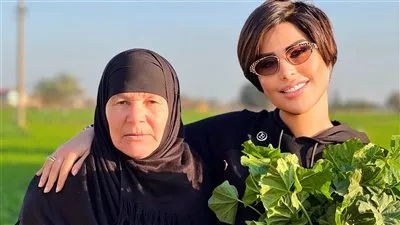 أهالي الشرقية يرحبون بالمطربة شمس الكويتية بحفاوة للمرة الثانية (صور)