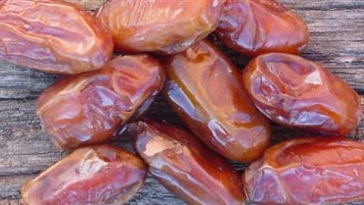 تمرينة تحضير التمر بأشكال مبتكرة: إضفاء لمسة جديدة على المائدة