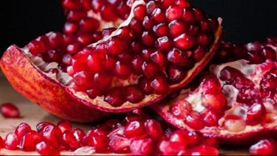 فوائد قشر الرمان.. كنز غذائي لصحة المعدة والقولون