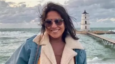 مي كساب تجذب الأنظار على نغمات 