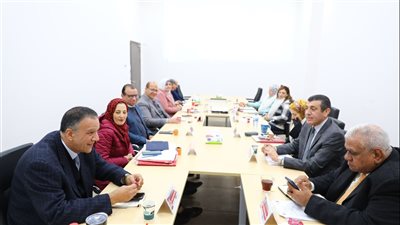 مجلس عمداء جامعة المنصورة الجديدة يعقد اجتماعا لمناقشة مقترح بدء الدراسة في بعض الكليات الجديدة