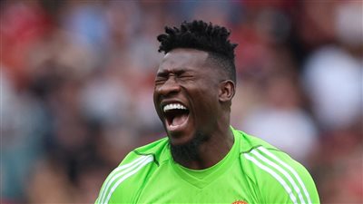 نجم الكاميرون السابق يهاجم أندريه أونانا بعد غيابه عن المباراة الأولى في الكان