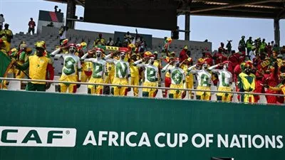 خاص.. أزمة التذاكر مستمرة في أبيدجان واشتباكات بين المسؤولين والجماهير.. فيديو 