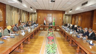 رئيس جامعة المنوفية يرأس اجتماع مجلس شئون التعليم والطلاب