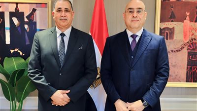نقيب المحامين يلتقي وزير الإسكان لبحث المشاكل الخاصة بالأراضي والنوادي الاجتماعية بالمدن الجديدة