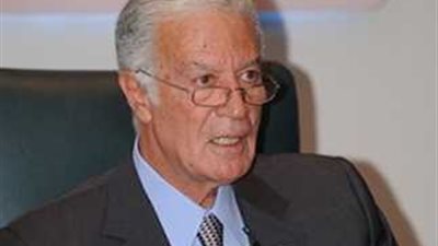 عادل حمودة يعزي الدكتورة هدى عبد الناصر في وفاة زوجها المصرفي الكبير حاتم صادق